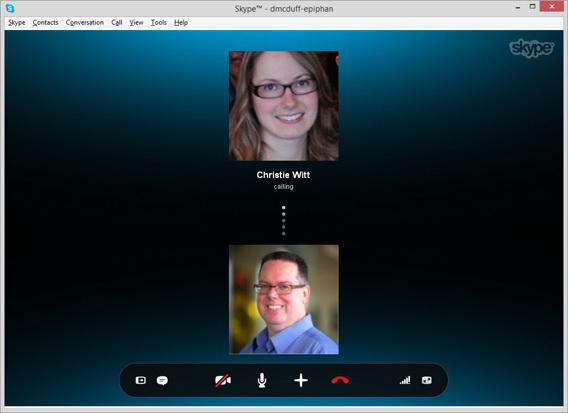 Hvordan snakke med tre personer på Skype